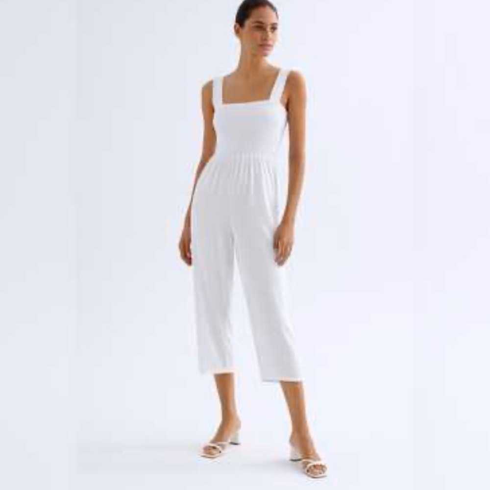 Aritzia White Summer Vacation Resortwear Jumpsuit Sz XS